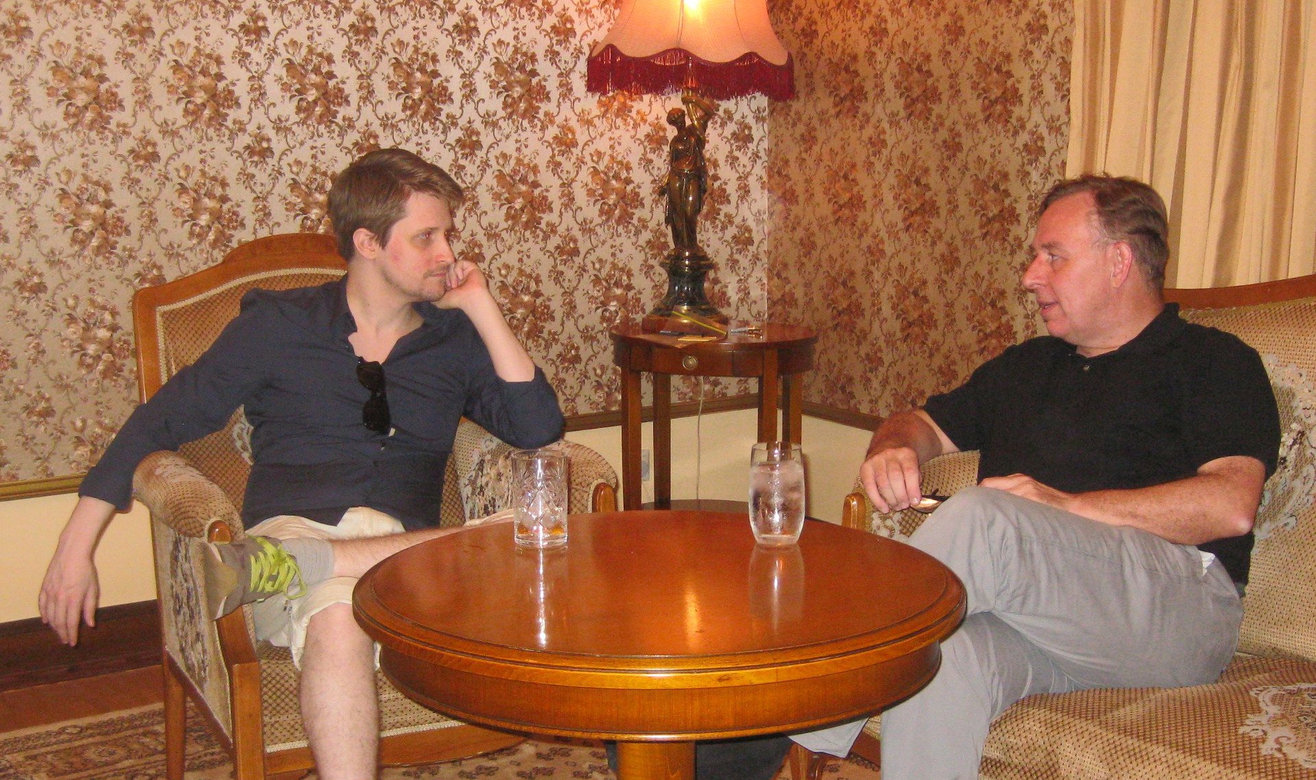 Edward Snowden et Robert Tibbo